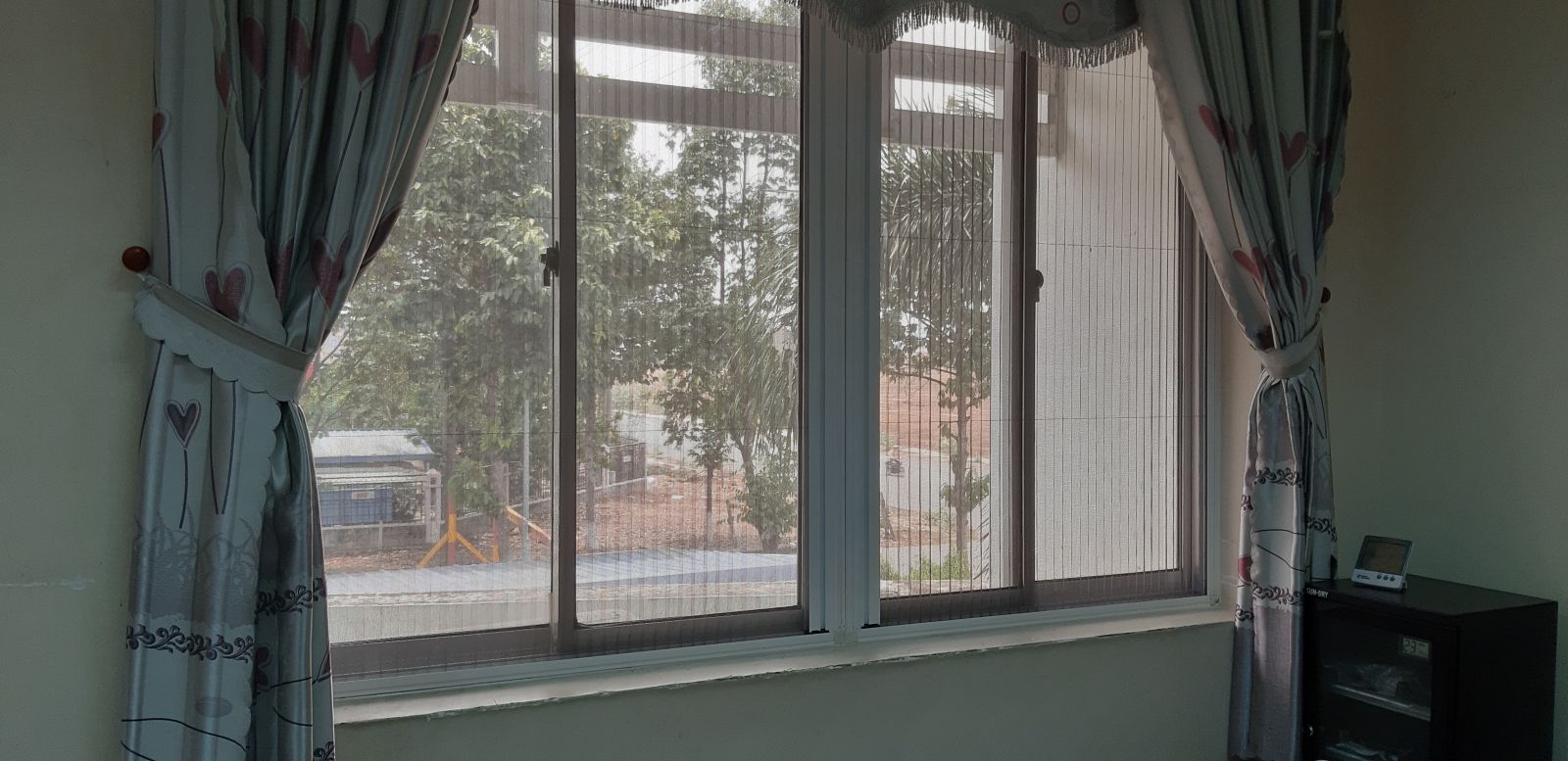 cửa lưới ngăn chặn côn trùng